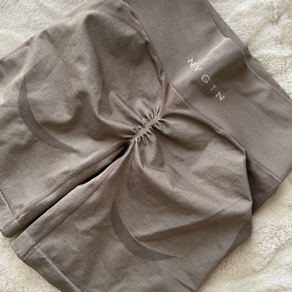 NVGTN - Taupe Contour 2.0 Seamless Shorts - S - Picture 1 of 2
